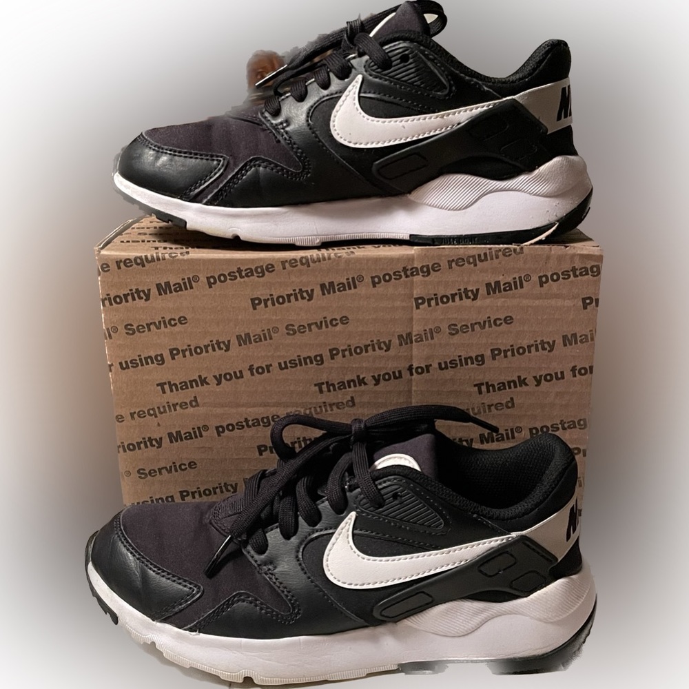 Nike LD Victory Women's Shoe - Black Read description